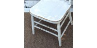 Chaise blanche bleuté vintage en bois